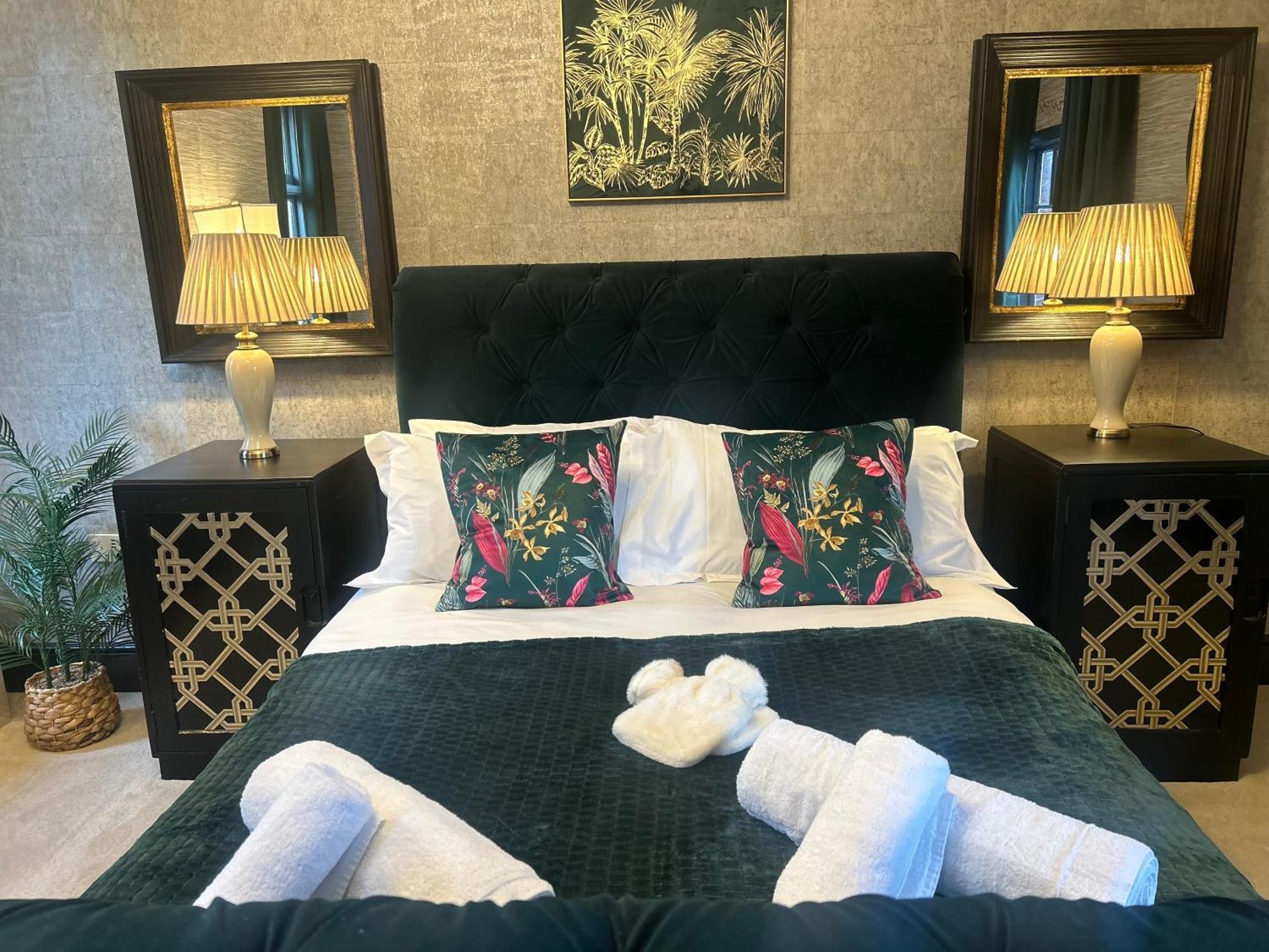 Park View Is A Beautiful Whole Entire House Close To Town Centre, Sleeps 8 In 4 Rooms, 2 Doubles And 4 Single Beds With 2 Shower Rooms, Available For Holidays, Insurance Stays, Trades People, Contractors, Pets Welcome Wisbech Buitenkant foto